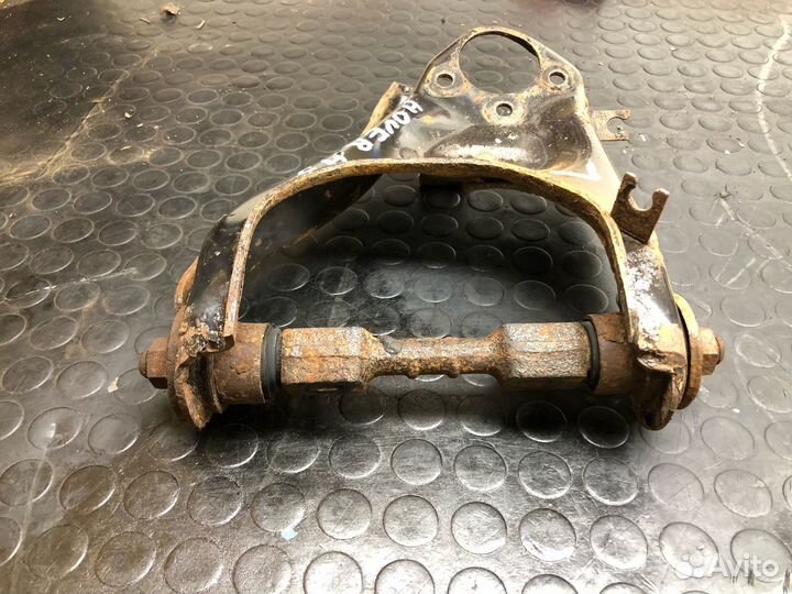 Рычаг верхний левый от hover H5 2014г