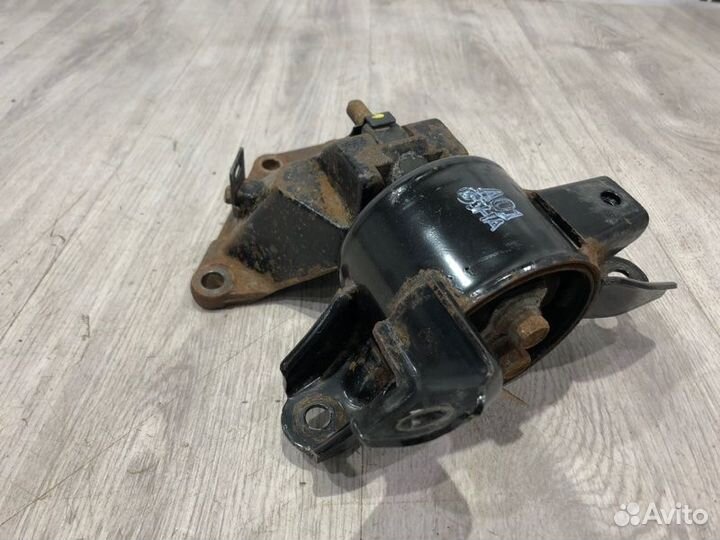 Опора кпп Hyundai Solaris хэтчбек 2013