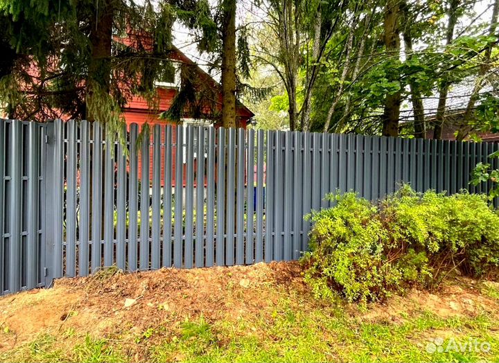 Забор из евроштакетника