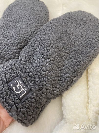 Варежки женские