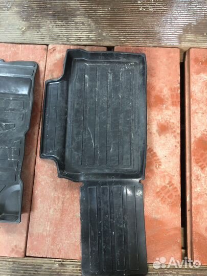 Набор резиновых автомобильных ковриков LADA Vesta