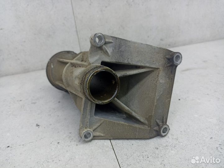Кронштейн полуоси BMW X5 E70 рест. 2010 8507334