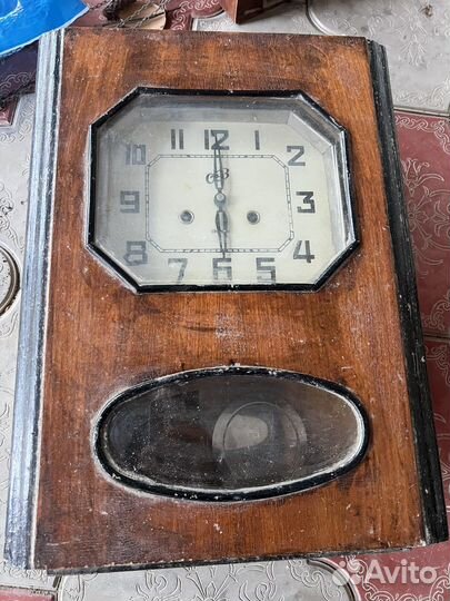 Старые настенные часы