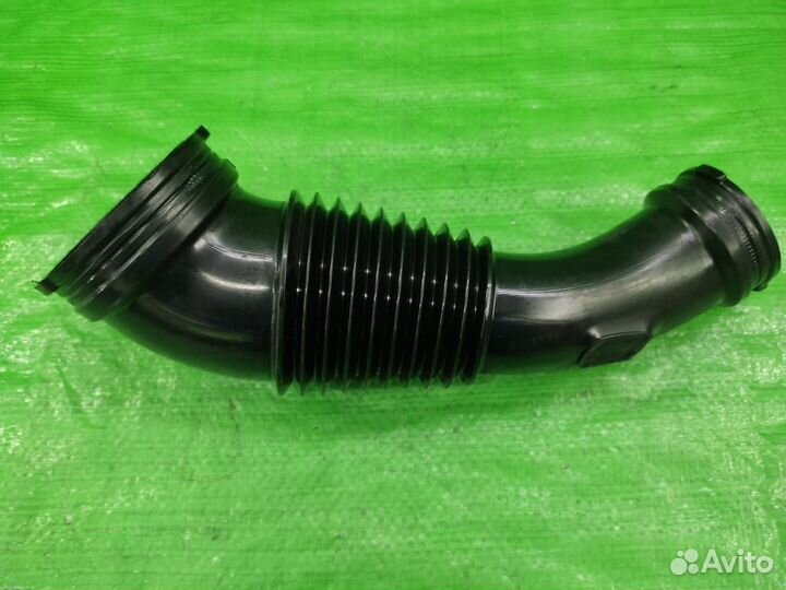 Патрубок воздуш фильтра 059129615E Audi Q5 08-17