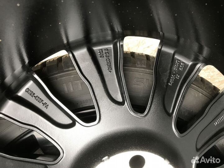 R21 Nokian Tyres Hakkapeliitta 8 275/45, PCD 5x120 DIA 72.6