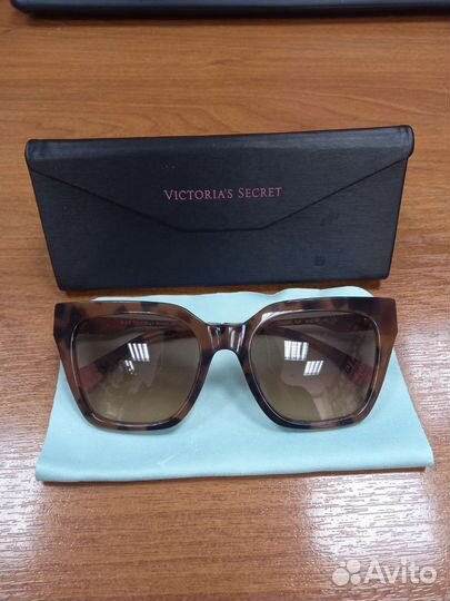 Новые солнцезащитные очки victoria's secret