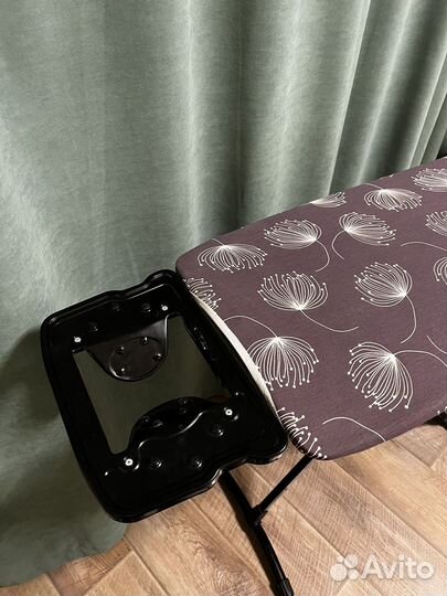 Гладильная доска с розеткой