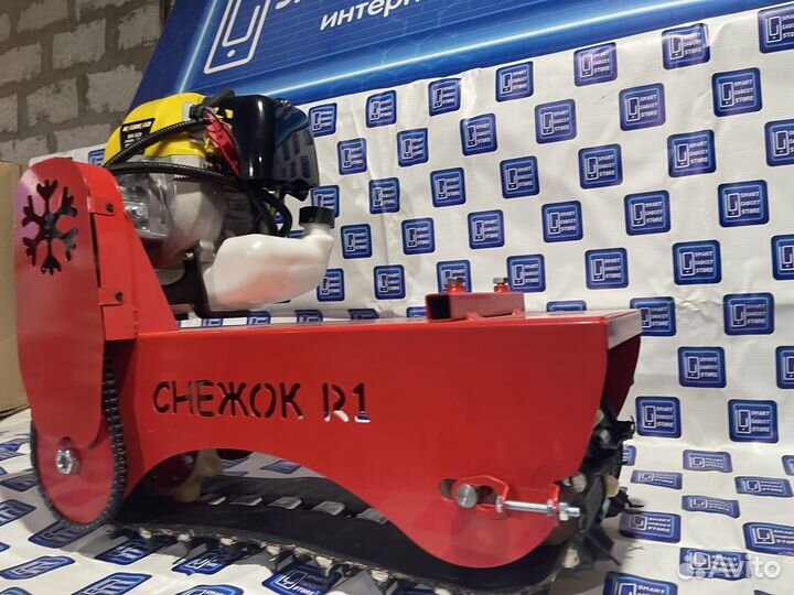 Детский снегокат с мотором