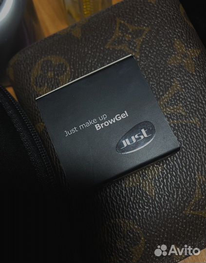 Помадка-гель для бровей just