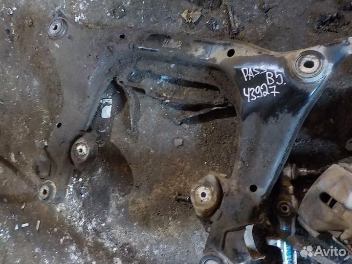 Подрамник Volksvagen Passat B5