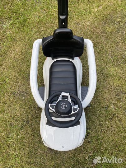 Машинка каталка с ручкой