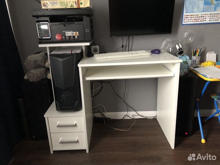 Компьютерный стол