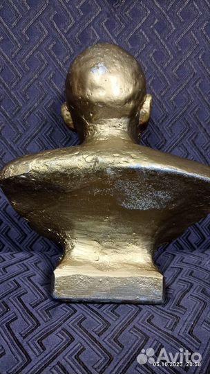 Бюст Ленина