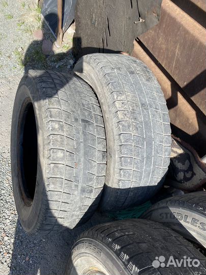 Bridgestone Blizzak Revo1 215/65 R16