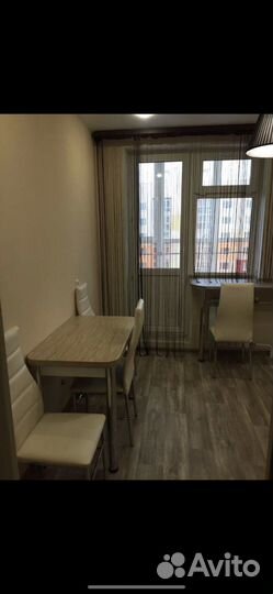 Кухонный стол