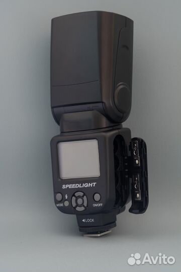 Фотовспышка Triopo Speedlight TR-960 II