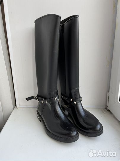 Резиновые сапоги