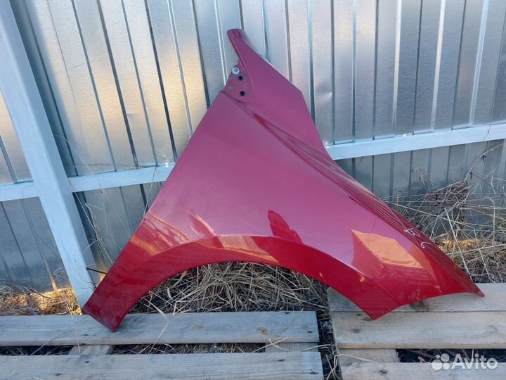 Крыло переднее правое Renault Megane 3