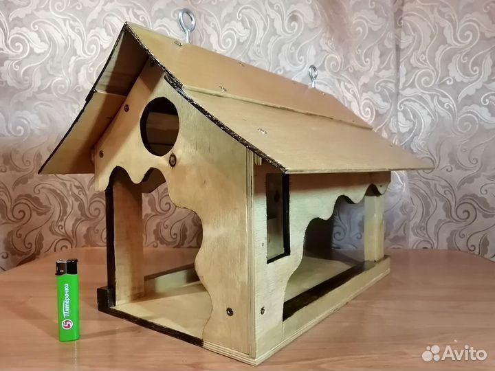 Кормушка для птиц из дерева