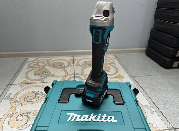 Аккумуляторная болгарка Makita 125мм (Арт.44302)