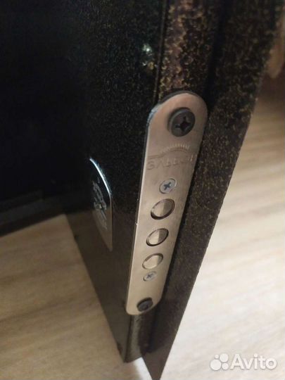 Сейф металлический