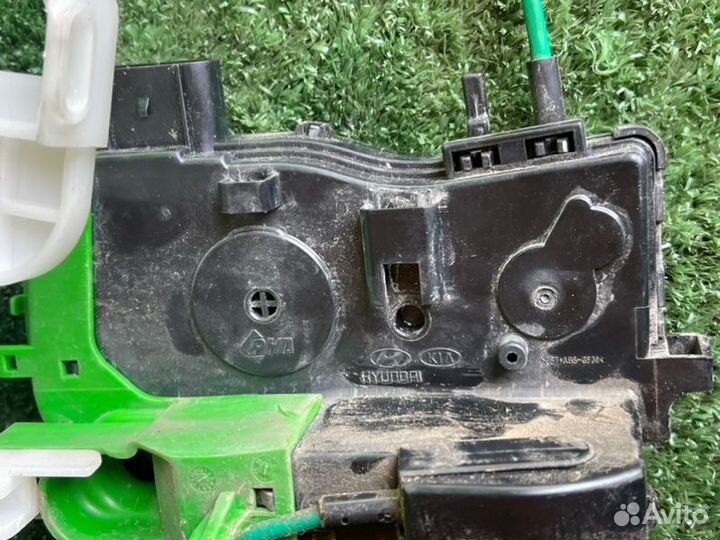 Замок двери передний правый Hyundai I40