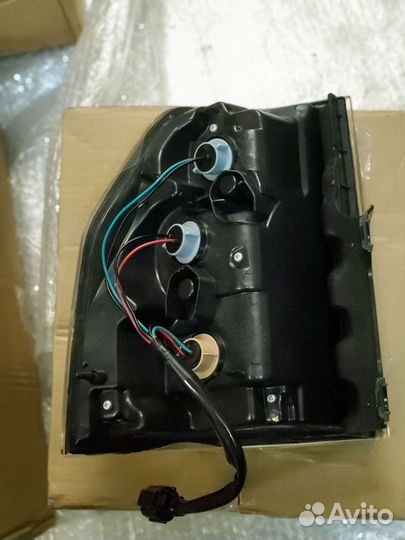 Задний фонарь Mitsubishi Pajero 4