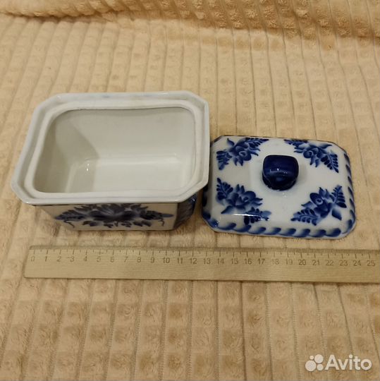 Фигурка и шкатулка гжель