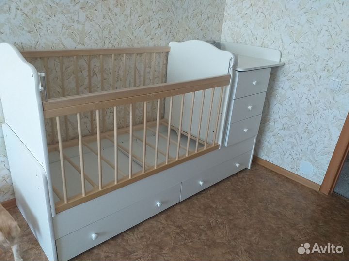 Детская кровать трансформер с маятником