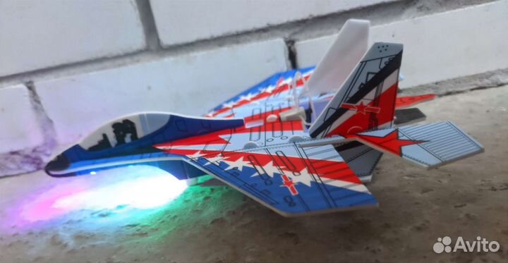 Самолет планер из пенопласта с мотором пропеллером