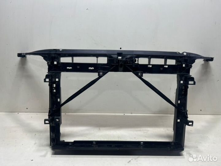 Рамка радиатора(телевизор) передняя Skoda Octavia