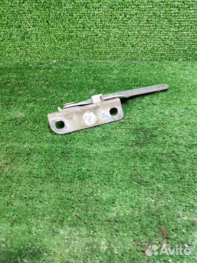 Петля капота правая Renault Logan