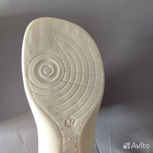 Анатомические кожаные сабо leon