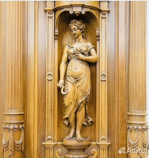 Комод антикварный с зеркалом