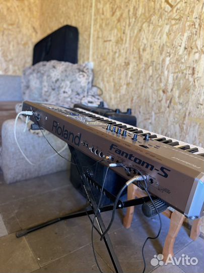 Продам синтезатор roland fantom-S