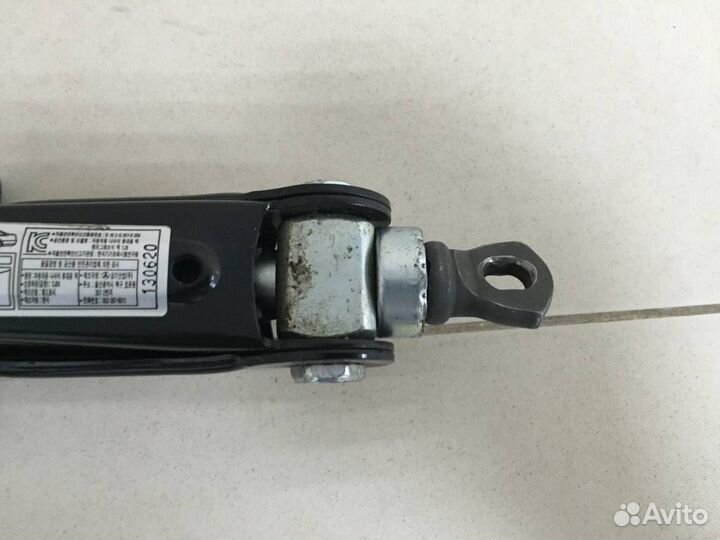 Домкрат Hyundai i40 VF 2011