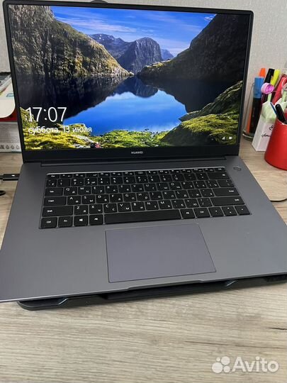 Мощный компактный ноутбук huawei BOH-WAQ9R