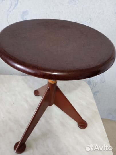 Стул для фортепиано