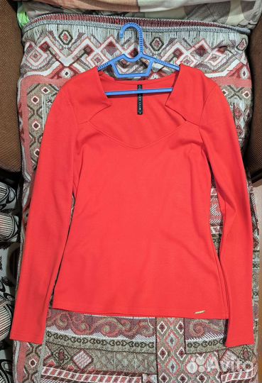 Женские вещи (блузки, свитеры) 42-44 р