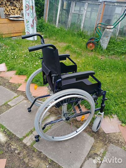 Инвалидная коляска