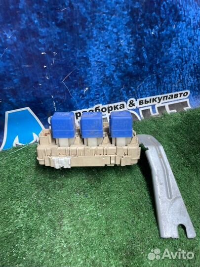 Блок предохранителей салонный Nissan X-Trail T30