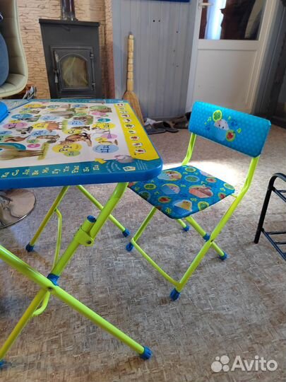 Детский стол и стул