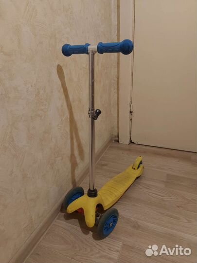 Самокат детский со светящимися колесами