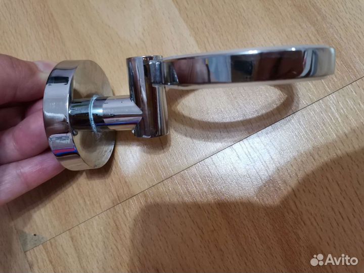 Держатель для стакана в ванной