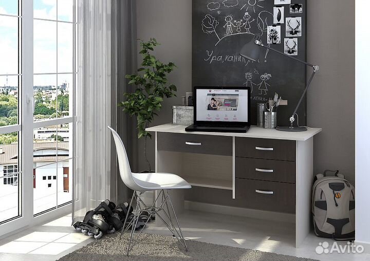 Стол письменный 