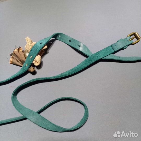Бирюзовый женский ремень с цветами