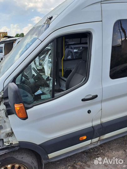 Двери передние на Ford Transit 2018 года