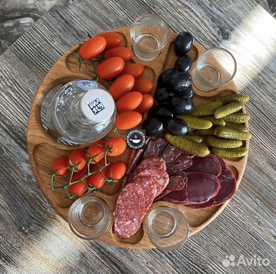 Водка стол, столик для подачи