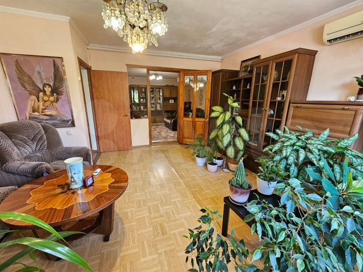 3-к. квартира, 73 м², 1/9 эт.