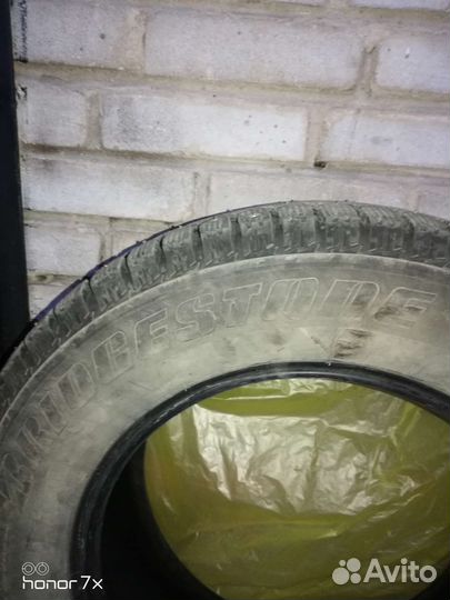 Bridgestone Ice Cruiser 7000 215/65 R16